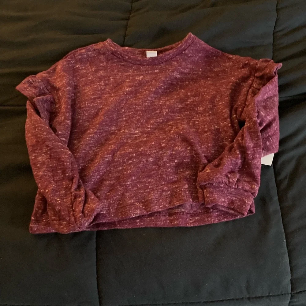 Girl’s cropped sweater